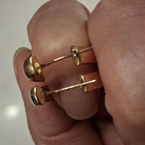 14K Elongated Hoop - Picture 4 of 5